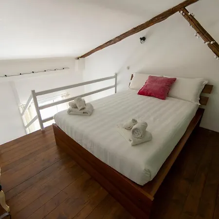 Dimora Tiberina - Trastevere Apartment *