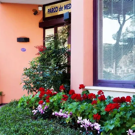 Parco De Medici 3*