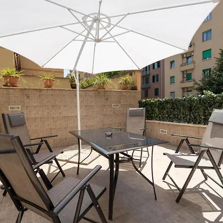 Appia Purple Terrace In * Rome