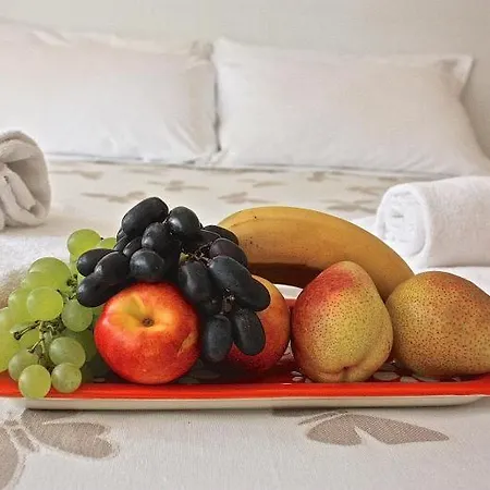 Apartamento At Colosseo With Terrace Overlooking The Garden By Lyon