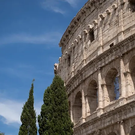 Colosseo Luxe In The Center Of Rome