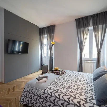 Colosseo Luxe In The Center Of Apartment
