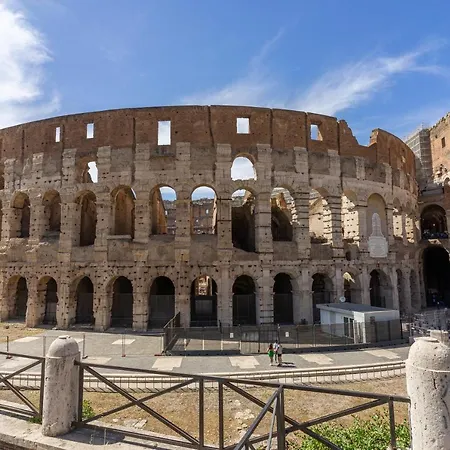 Colosseo Luxe In The Center Of Apartment