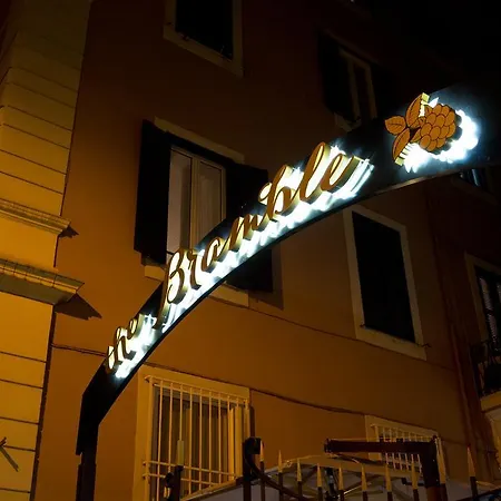 Hostel Alessandro Palace & Bar