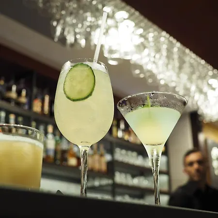 Alessandro Palace & Bar *