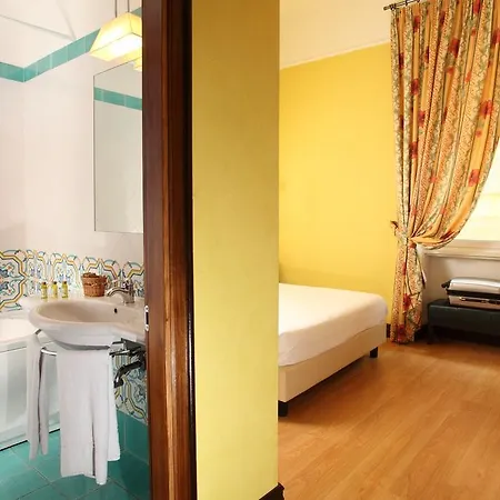 Hotel Relais 6 Via Tolmino 4*