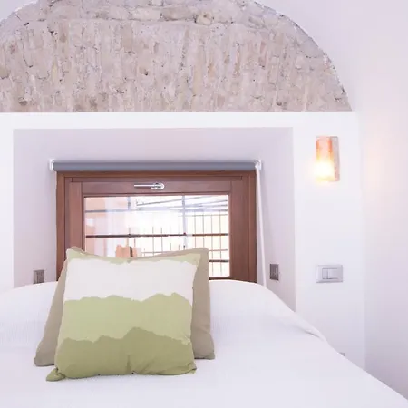 Spanish Steps Mini-loft *