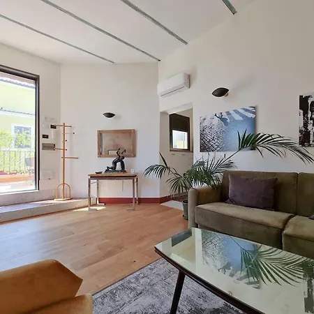 Boutique Penthouse With Terrace, Spanish Steps Apartment Rome