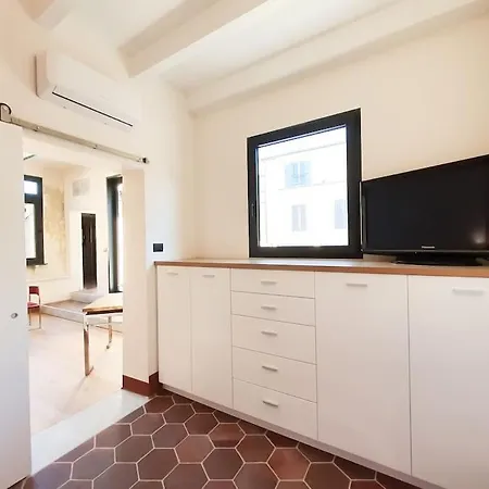 Boutique Penthouse With Terrace, Spanish Steps *