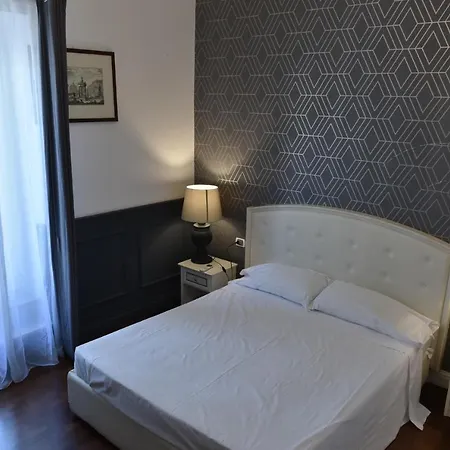 Piccolo Di Piazza Di Spagna רומא