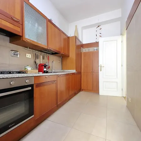 4bnb - Clodio Modern