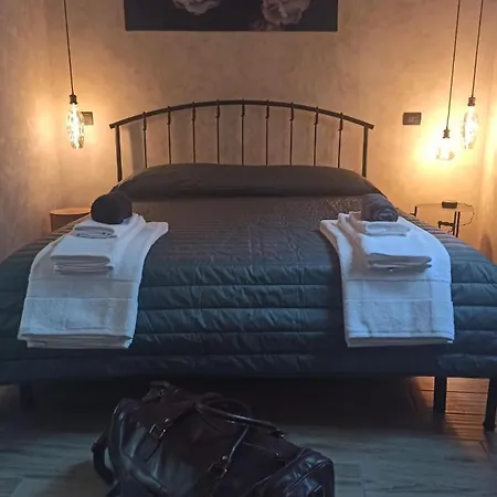 Chiaro Di Luna - *