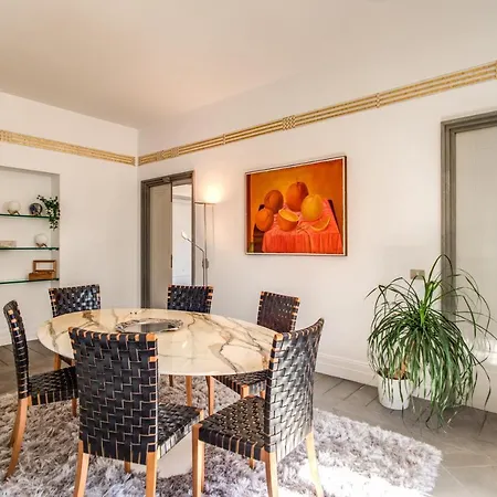 Magia At Colosseum Apartment