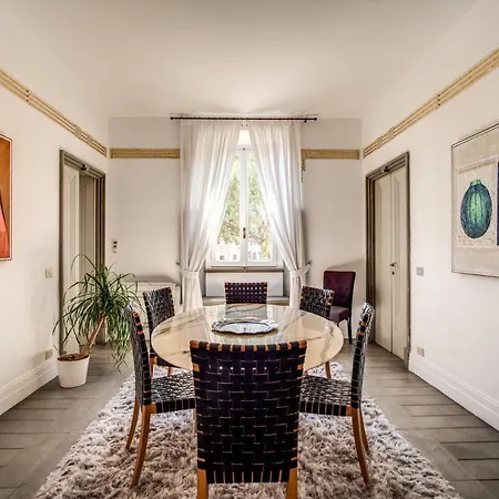 Magia At Colosseum Apartment