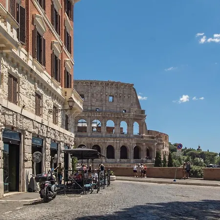 Magia At Colosseum Apartment