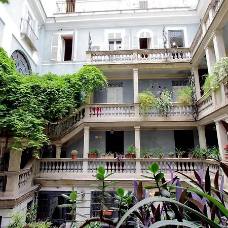 Elegant And Calm In Campo Dei Fiori Rome