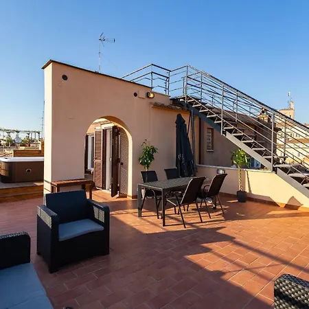 Guest house Vivilo Trevi - Luxury Experience - Private Jacuzzi On Terrace - Insane View Rome