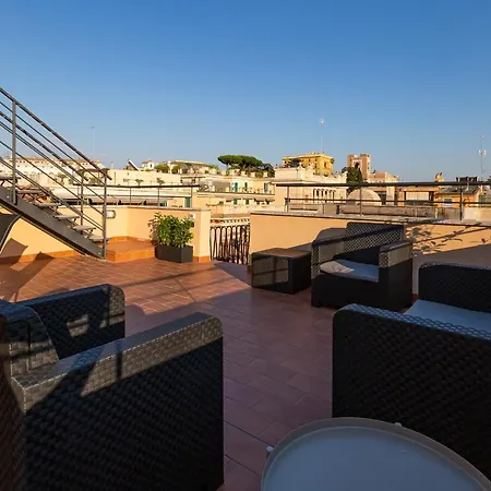 Guest house Vivilo Trevi - Luxury Experience - Private Jacuzzi On Terrace - Insane View Rome