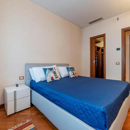 Apartment Deep Blue