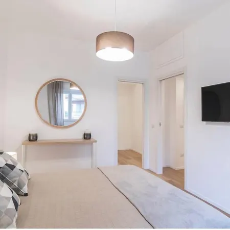 Lovely Flat In Piazza Morosini