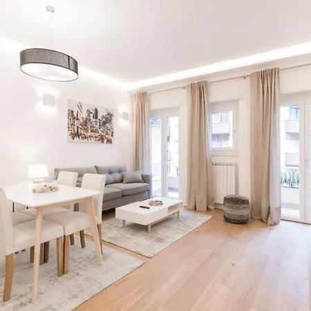 Apartment Lovely Flat In Piazza Morosini