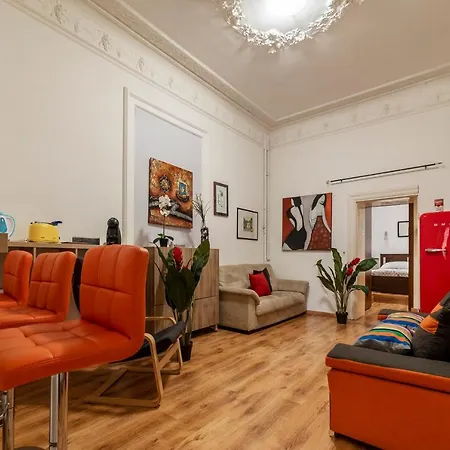 Santa Maria Maggiore - Opera House Apartment *