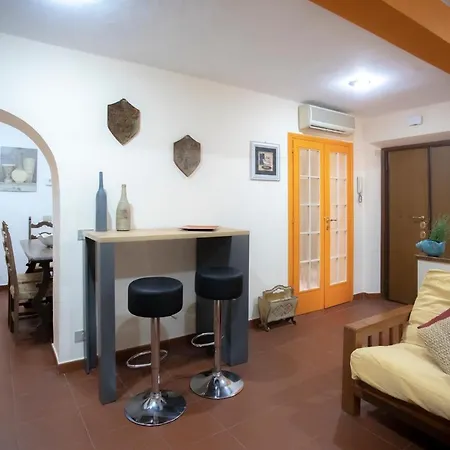 Homehouse Serpenti - Colosseum - Rione Monti * Rome