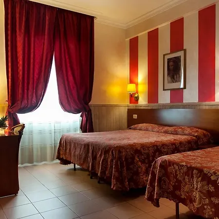 Hotel Pyramid 3*