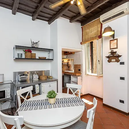 Apartment Lungaretta By In Rome