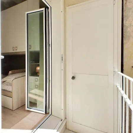 Vicolo Cellini By Halldis Apartment