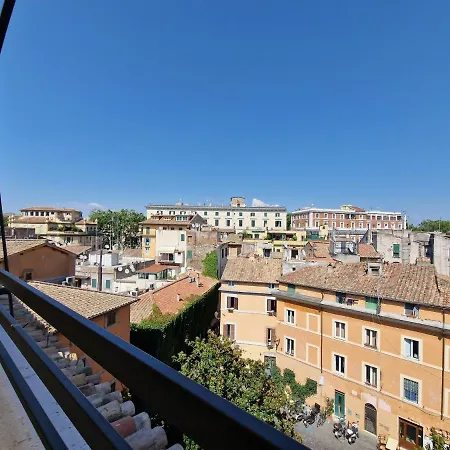 Luxury Floor In Trastevere Apartment