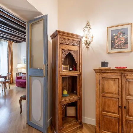Apartment Dimora Coronari Rome