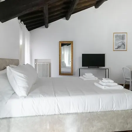 Apartment Italianway - Barberini Elegantia *