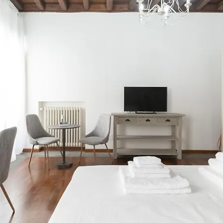 Italianway - Barberini Elegantia Apartment Rome