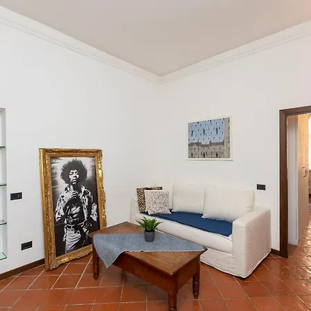 Lungaretta By In Apartment *