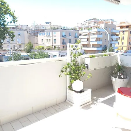 Living Interno 2 Roma