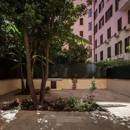 With Large Garden By The Vatican Apartment *