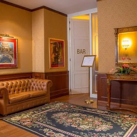 Milton Hotel 4*