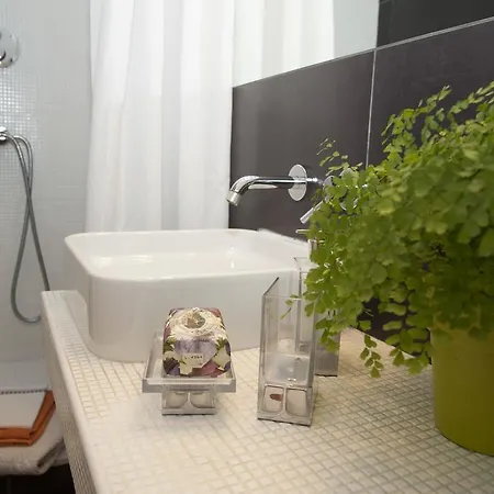 Bed & Breakfast Center 2 *