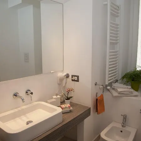 Bed & Breakfast Center 2 *