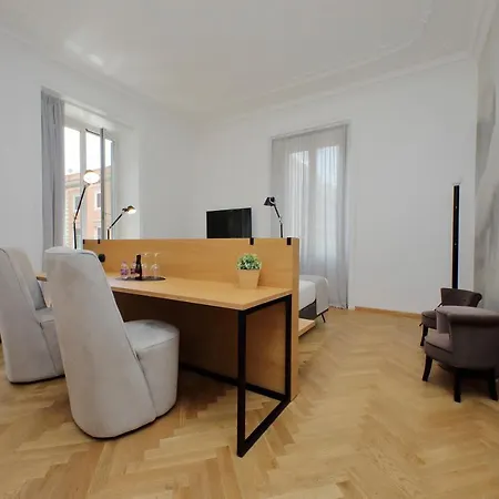 Youroom Abruzzi בית הארחה רומא