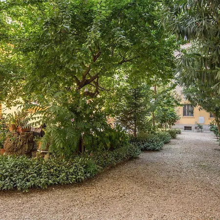 Deluxe One Bedroom Apartment, Perfect Location, Air Cond * Rome