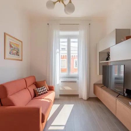Iflat Lovely And Comfortable Flat In Prati Апартаменты Рим