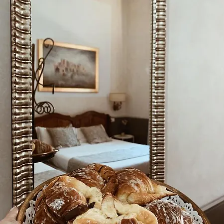 Residenza Sciarra Bed & Breakfast 3*