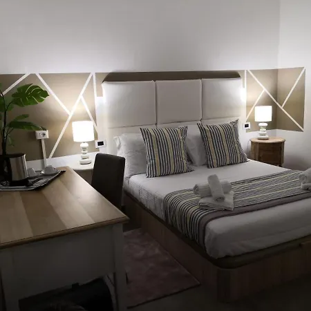 Tuscolo Metro A House Apartment *