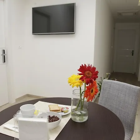 Maison Maneli 3* Rome