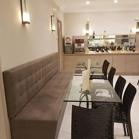 Ludovisi Palace מלון 4*