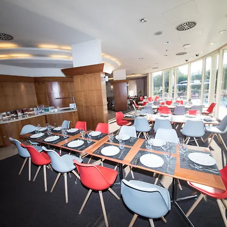 Hotel Novotel Est 4*