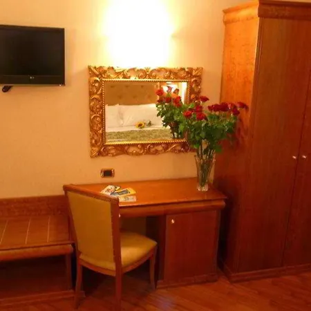 Serena Srl מלון 3*