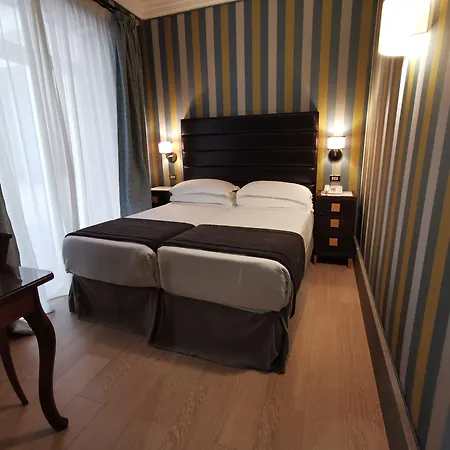 Royal Court 4*